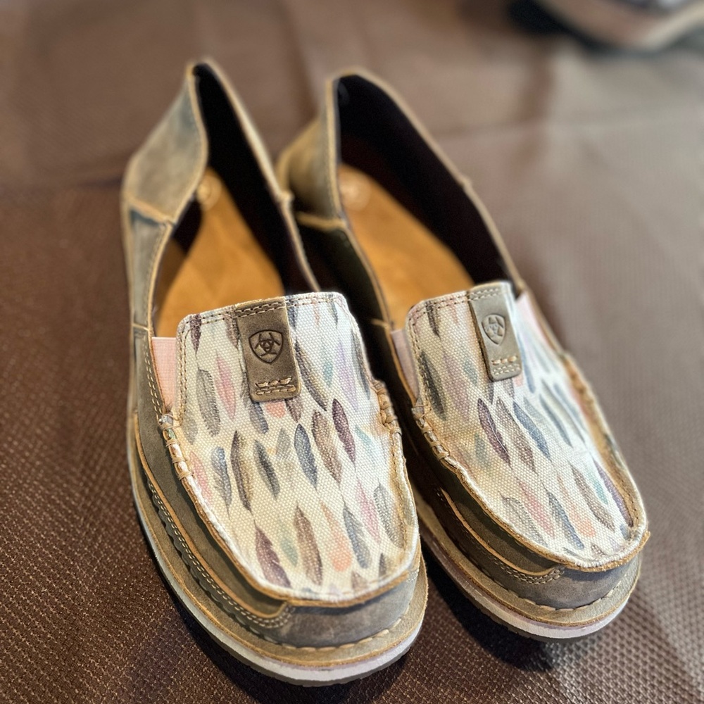 Women’s Ariat slip on loafer